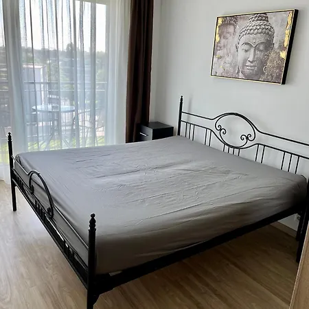 Cadet Ezuestpart Apartament